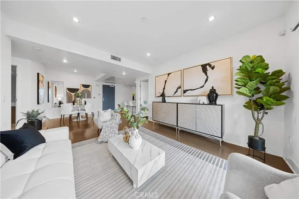 Building Photo - 1730 SAWTELLE Blvd