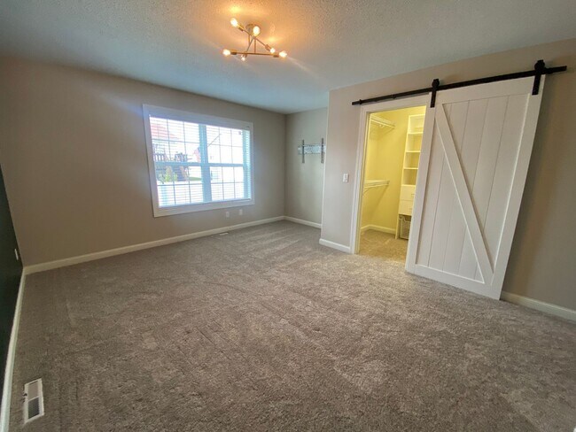 Building Photo - A RELAXING RETREAT - 3 bd/2.5 bath Twin Home for Rent