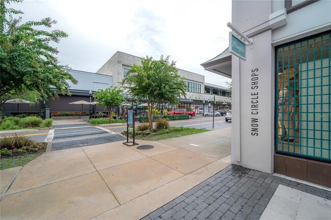 Building Photo - 762 S Village Cir