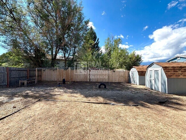 Building Photo - 2886 Monica Dr W