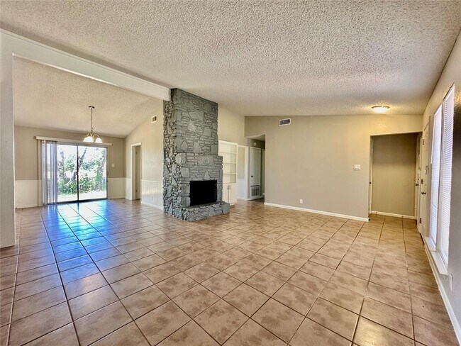 Building Photo - 12310 Willow Wild Dr