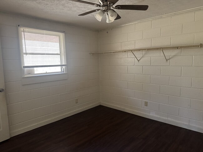 Building Photo - 1780 N Hl St Ext