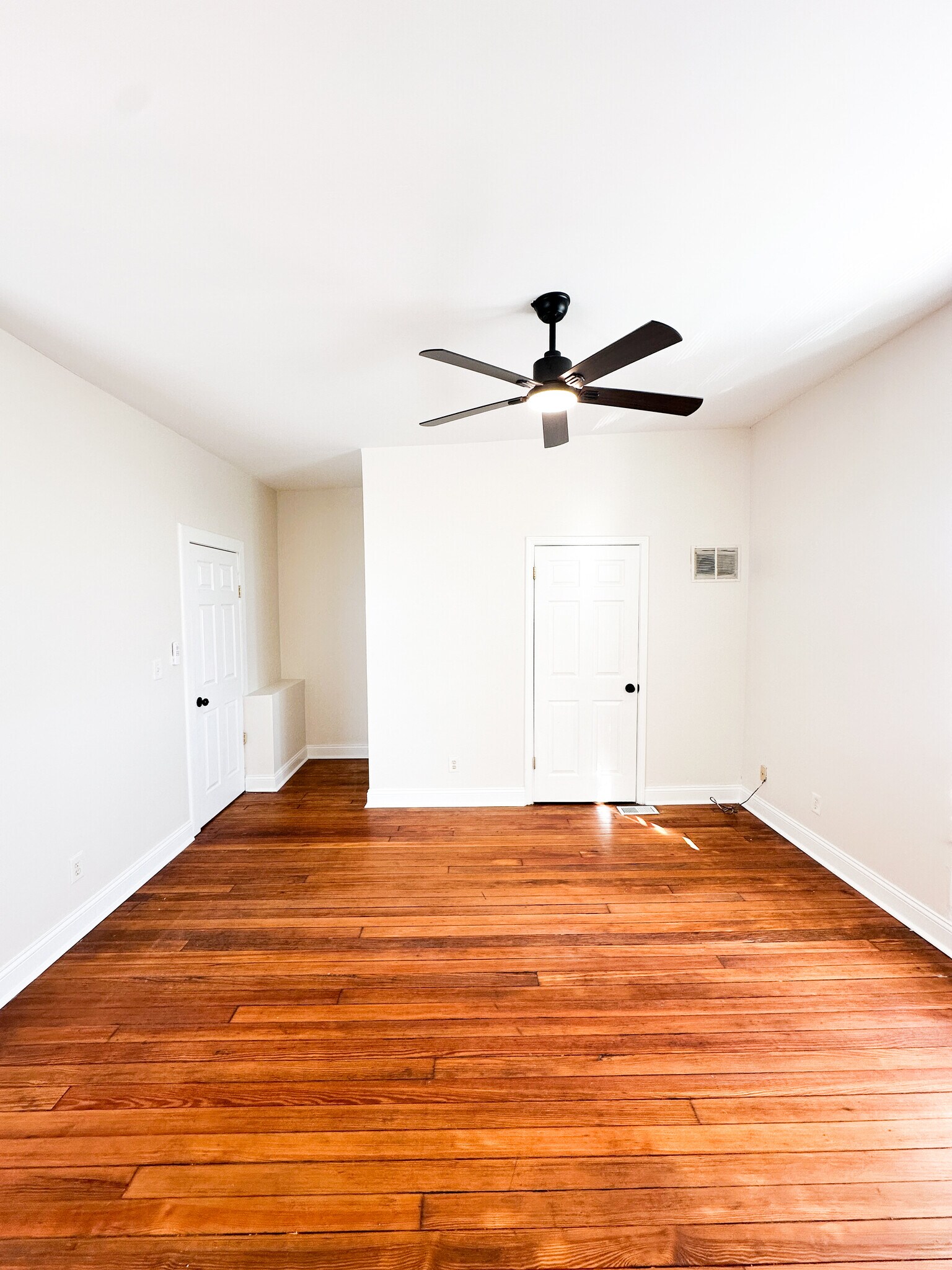 Building Photo - 3333 California Ave