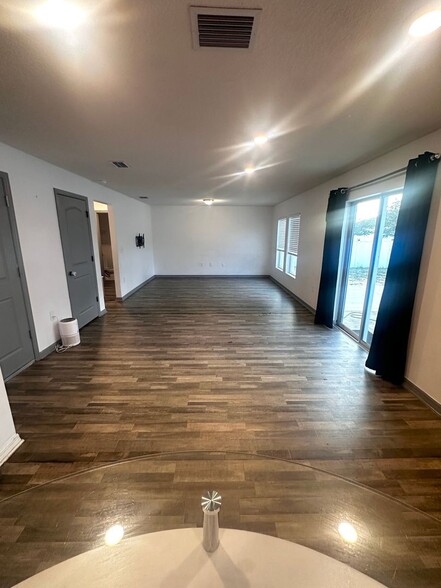 Building Photo - 276 Hyacinth Ct