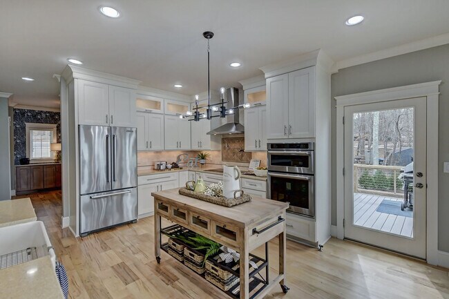 Building Photo - 136 Bridlewood Dr