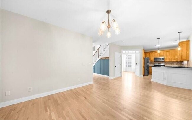 Building Photo - 164 Greenview Dr