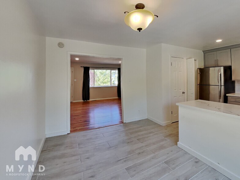 Building Photo - 3450 Pierremont Rd