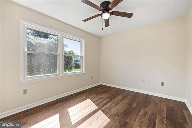 Building Photo - 136 Nightingale Ave