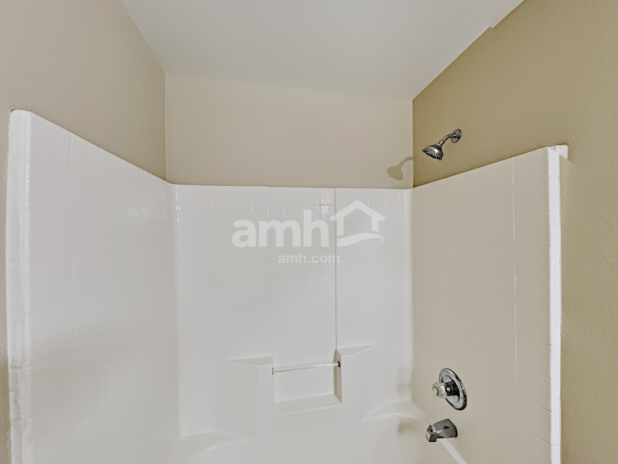 Building Photo - 8418 W Pinchot Ave