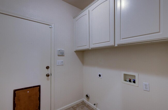 Building Photo - 2636 E Houston Ave