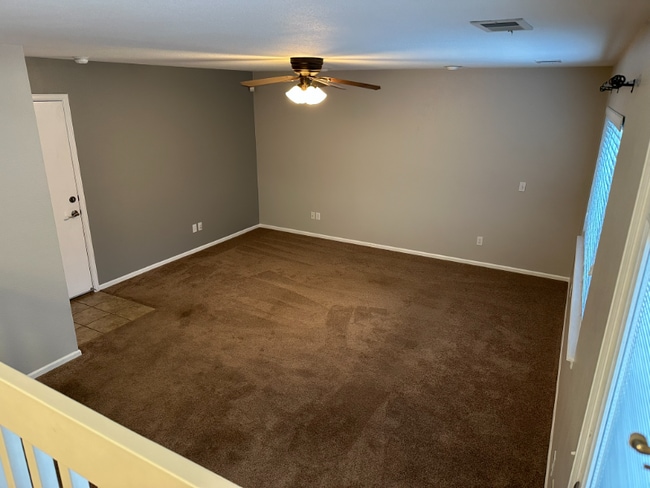 Building Photo - 9491 Cove Creek Dr