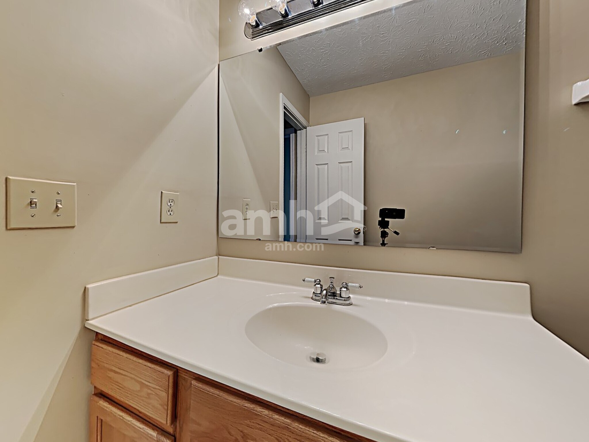 Building Photo - 19428 Amber Way