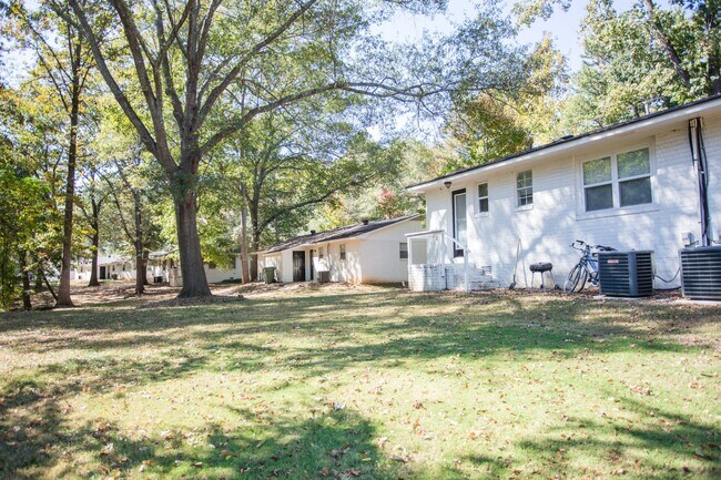 Building Photo - 105 Woody Dr