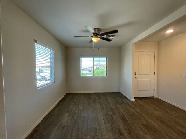 Building Photo - Spacious New-Build Family Home!
