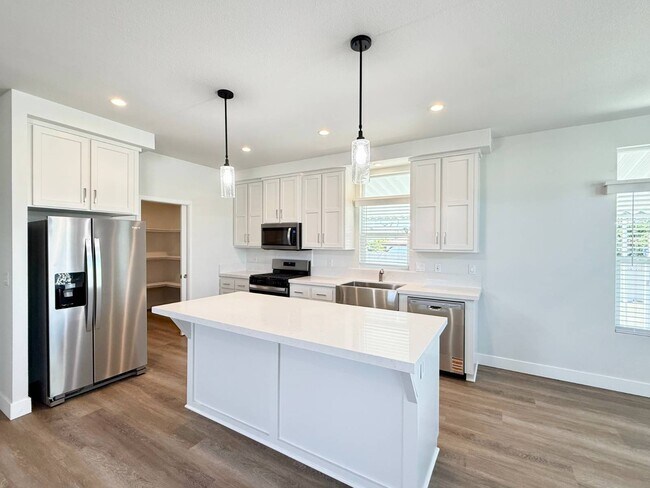 Building Photo - 11 Palm Via