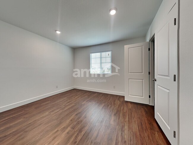 Building Photo - 4820 Blushing Star St