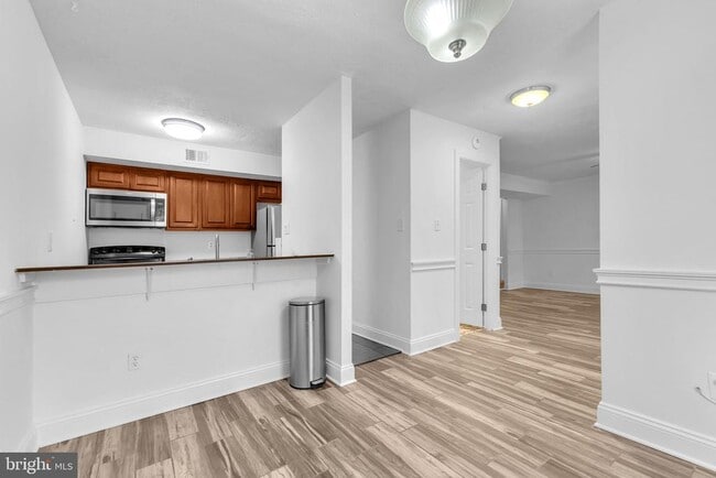 Building Photo - 90 Adams Dr NE