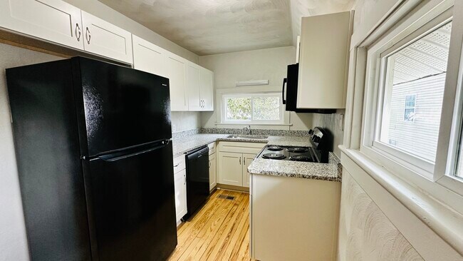 Building Photo - 206 Downes St