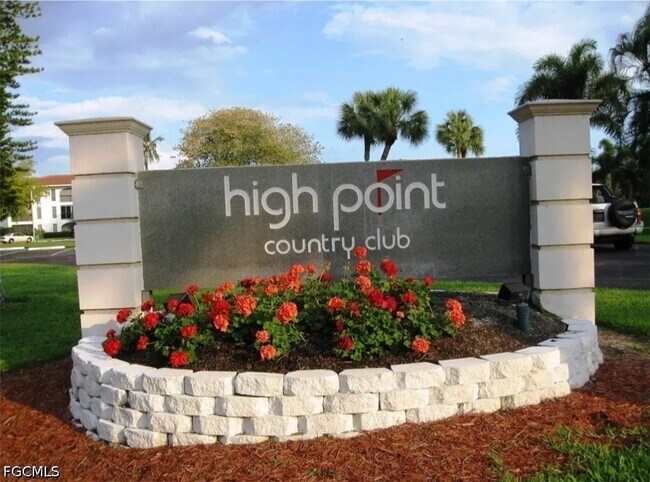 Building Photo - 9 High Point Cir N