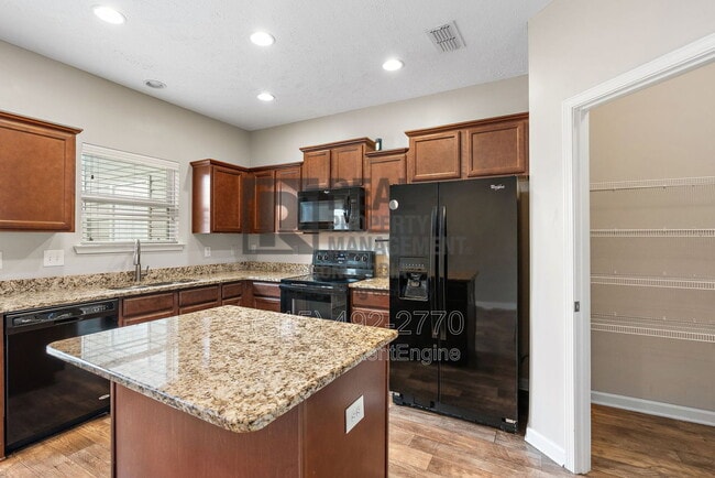 Building Photo - 1702 Sprucedale Dr