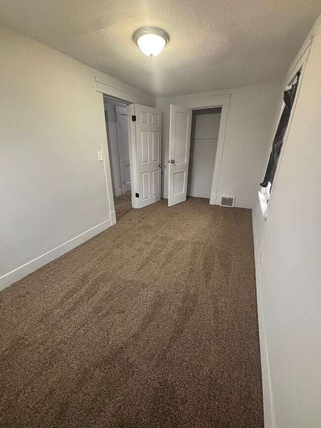 Building Photo - Cleveland North East Single