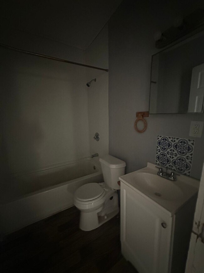 Building Photo - Huge 3 bedroom 2 bath private on a corner lot