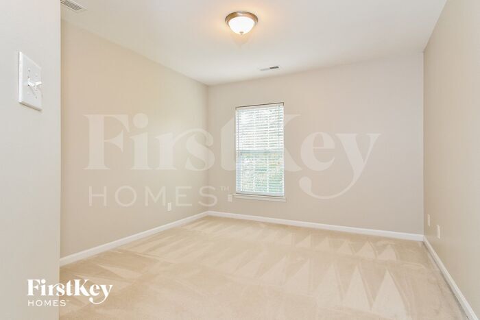 Building Photo - 1412 Pondhaven Dr