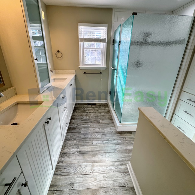 Building Photo - 1001 Fox Rdg Ct