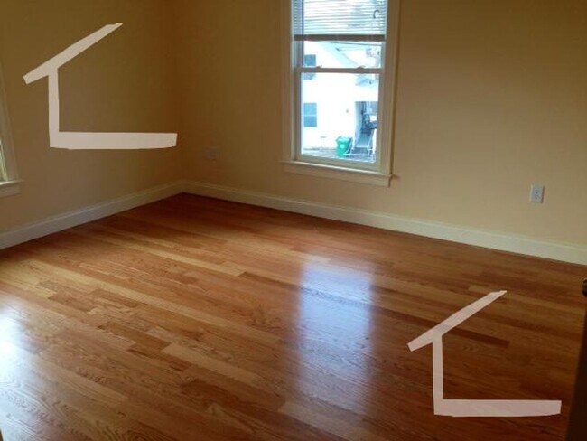 Building Photo - nice 4 bed in Newton