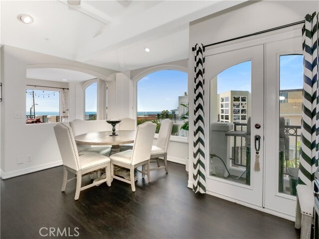 Building Photo - 300 16th St