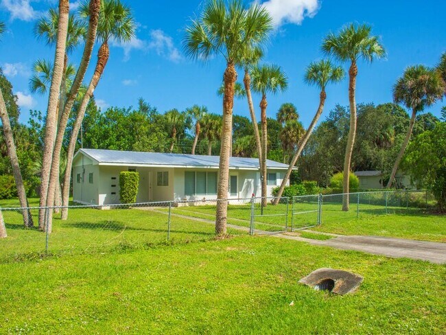 Building Photo - 7502 Pacific Ave