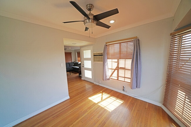 Building Photo - 13719 San Pedro St