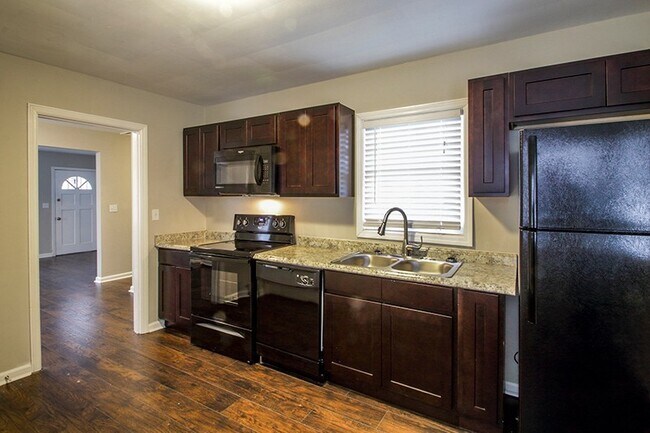 Building Photo - Completely Renovated 3 Bedroom 1 Bathroom Home