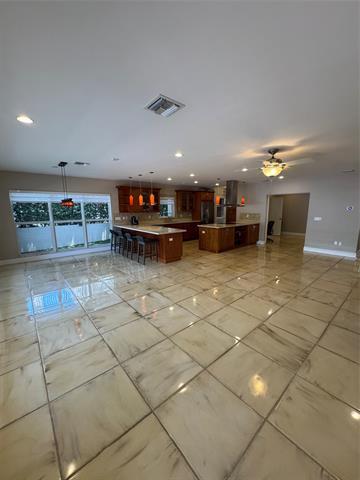 Building Photo - 5200 Riviera Dr
