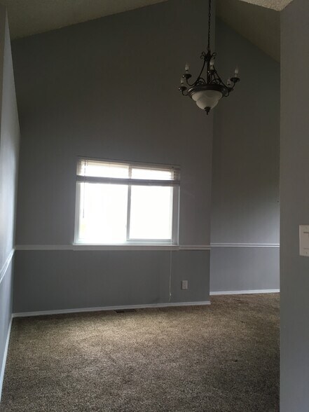 Building Photo - 4935 Granby Cir