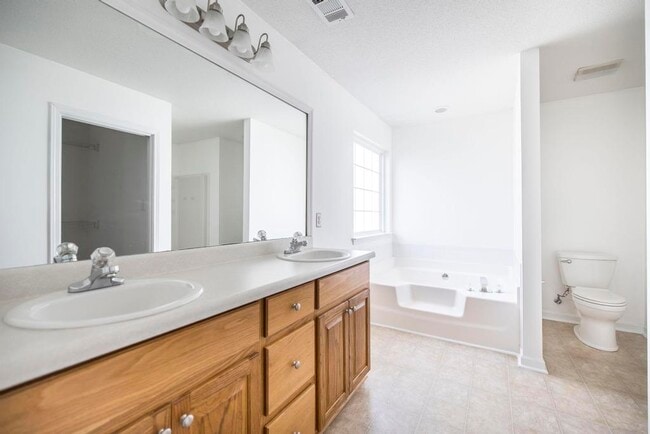 Building Photo - 205 Wembley Dr