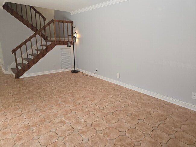 Building Photo - 1505 Augusta Cir