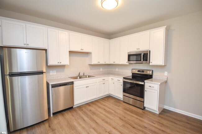 Building Photo - 105 Cunningham Rd