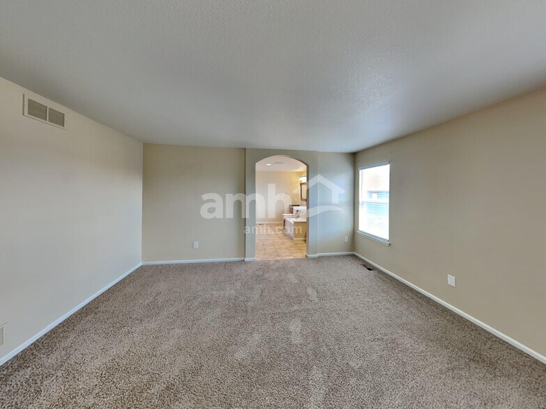 Building Photo - 4436 MT Oxford St