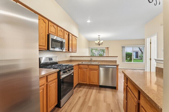 Building Photo - 984 Park Hill Cir
