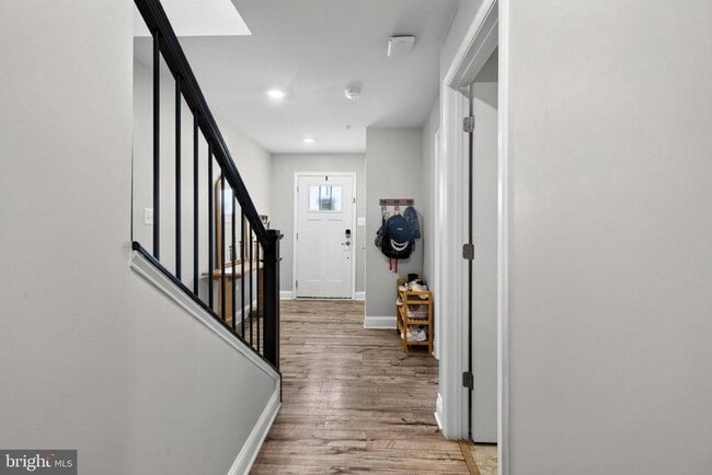 Building Photo - 7564 Warburg Way