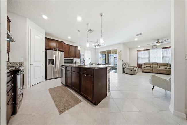 Building Photo - 18930 Willowmore Cedar Dr