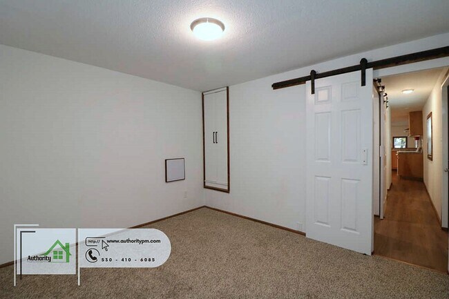 Building Photo - 4083 Notre Dame Ave