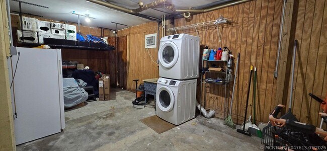 Building Photo - 410 Coconut Dr