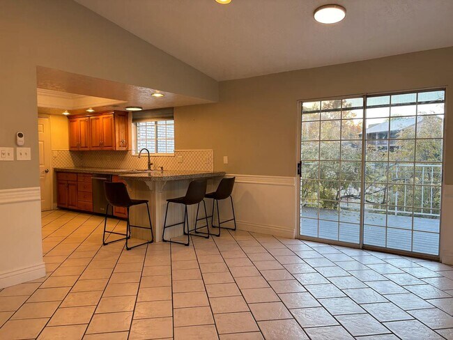 Building Photo - 428 Paintbrush Way
