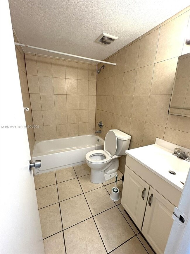 Building Photo - 19805 SW 114th Ave