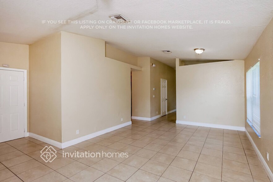 Building Photo - 5703 Fletcher St