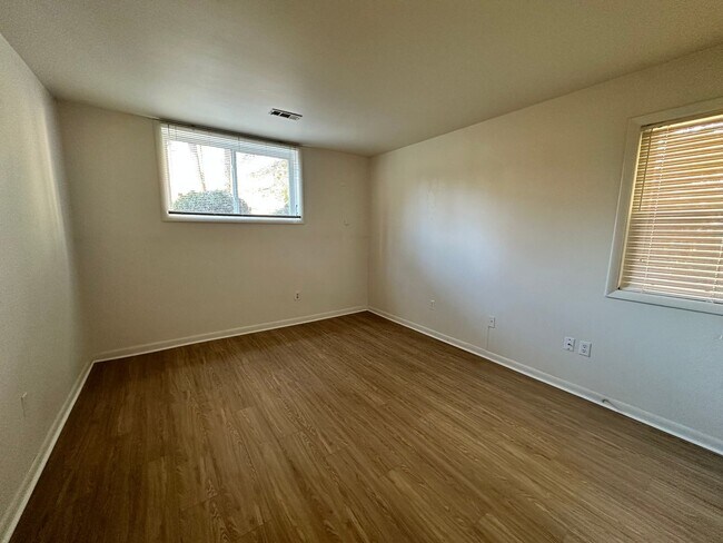 Building Photo - 139 Albemarle Dr