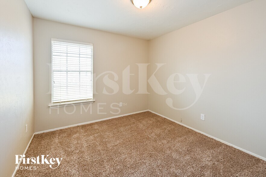 Building Photo - 1219 Briarmead Dr