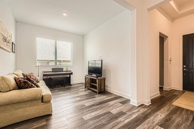 Building Photo - 4608 Modena Bay Bend